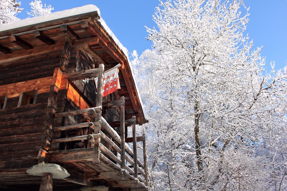 Aussenansicht im Winter - Sport Resort Fiesch fiesch, winter, sport-resort, walis