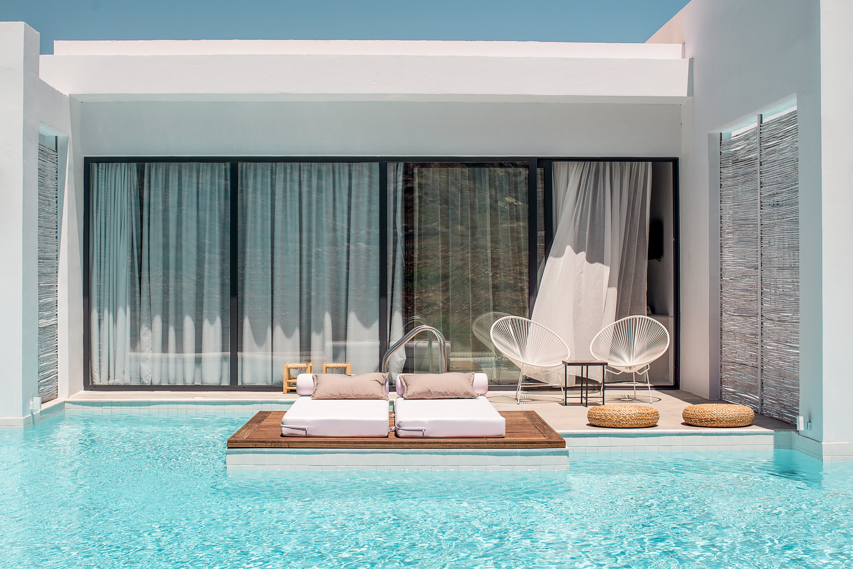 Split Level Suite with Veranda and Sharing Pool