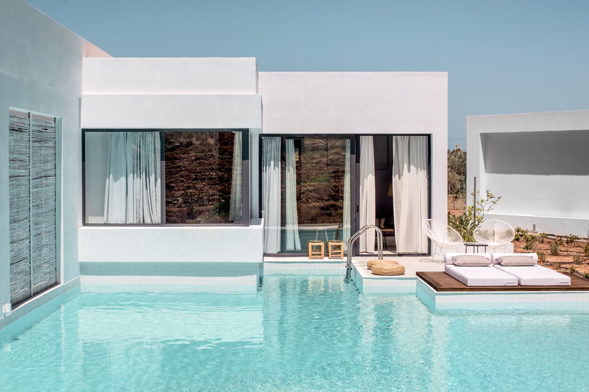 Split Level Suite with Veranda and Sharing Pool