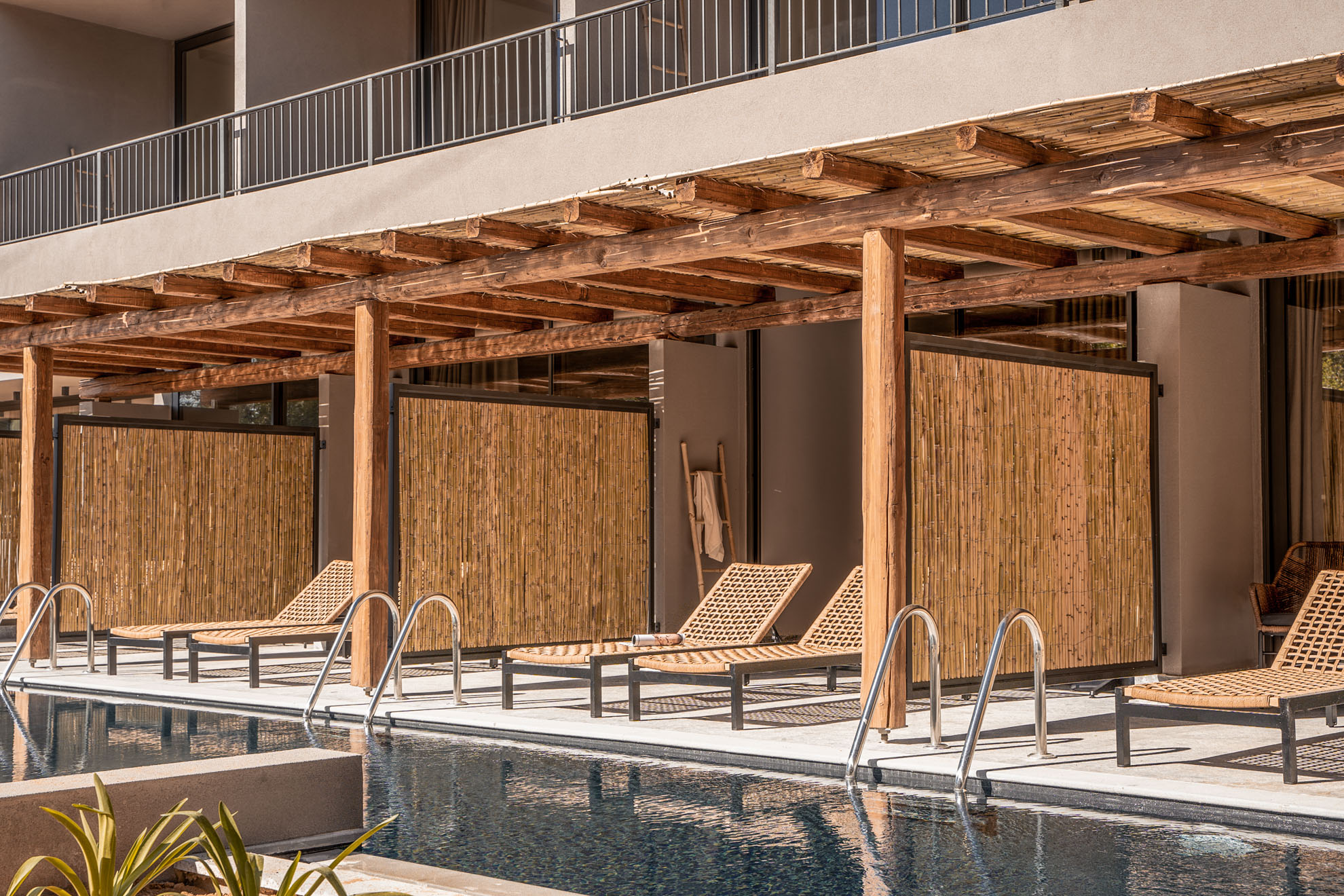 Premium Swim Up Pool Room