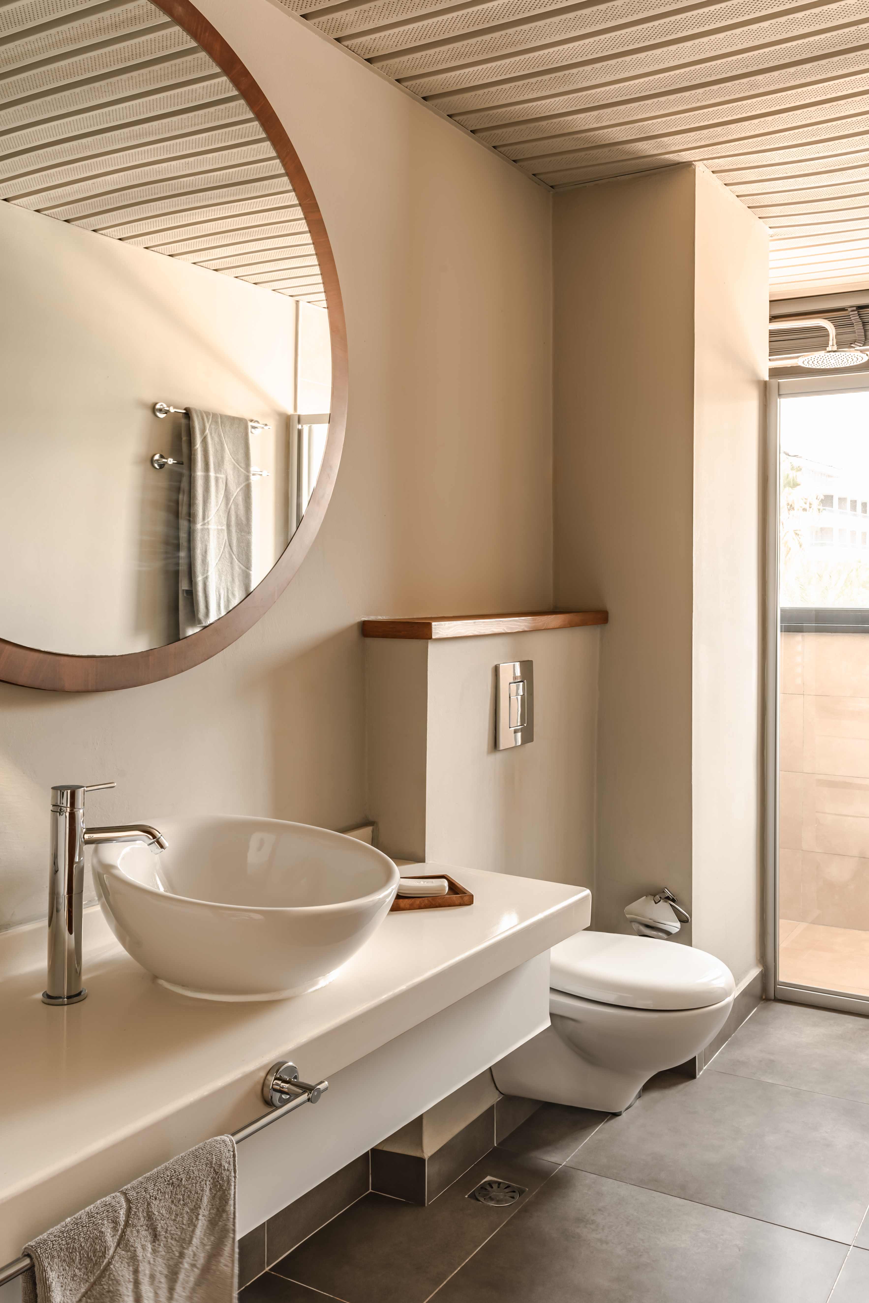 Studio Side Sea View