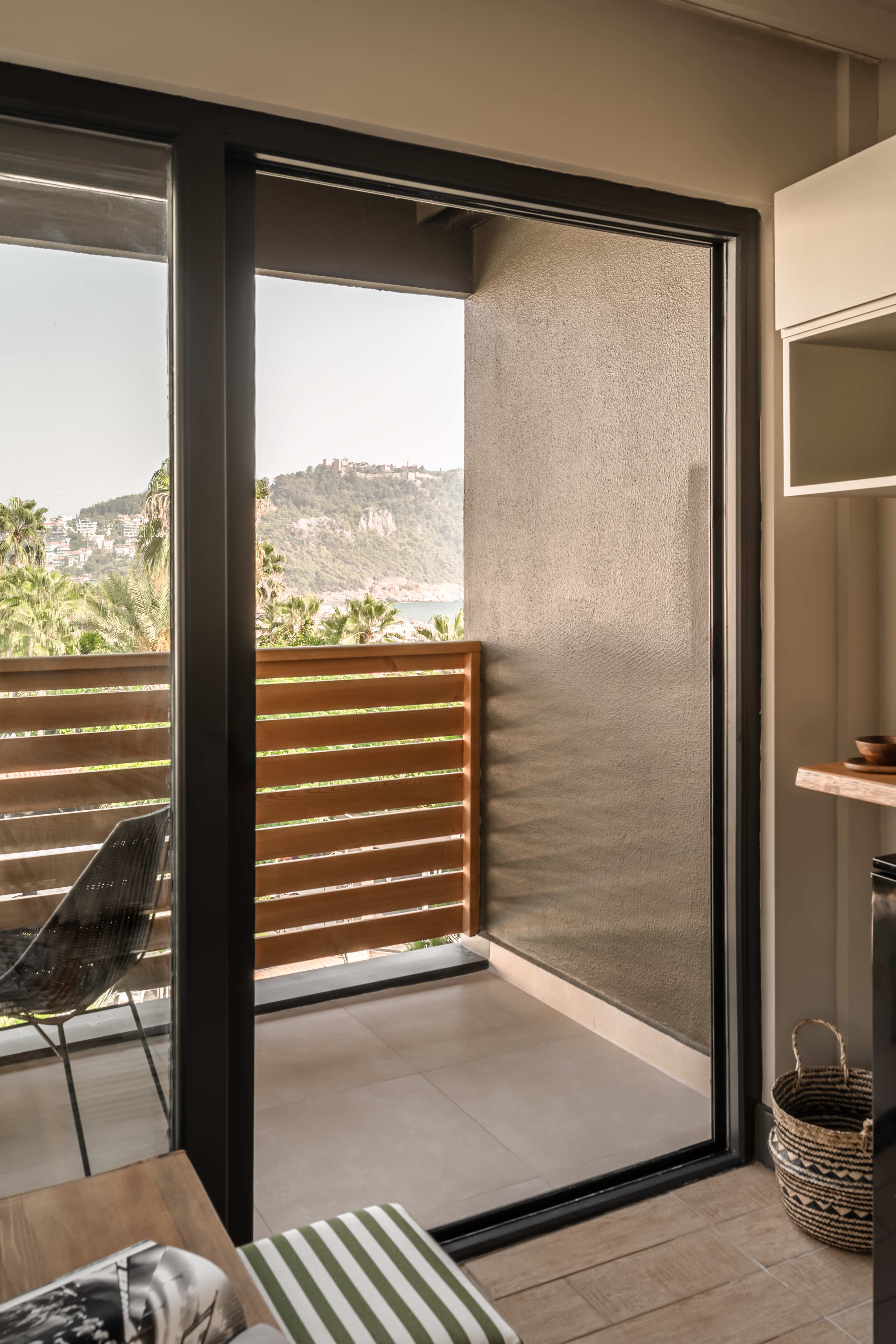 Studio Side Sea View