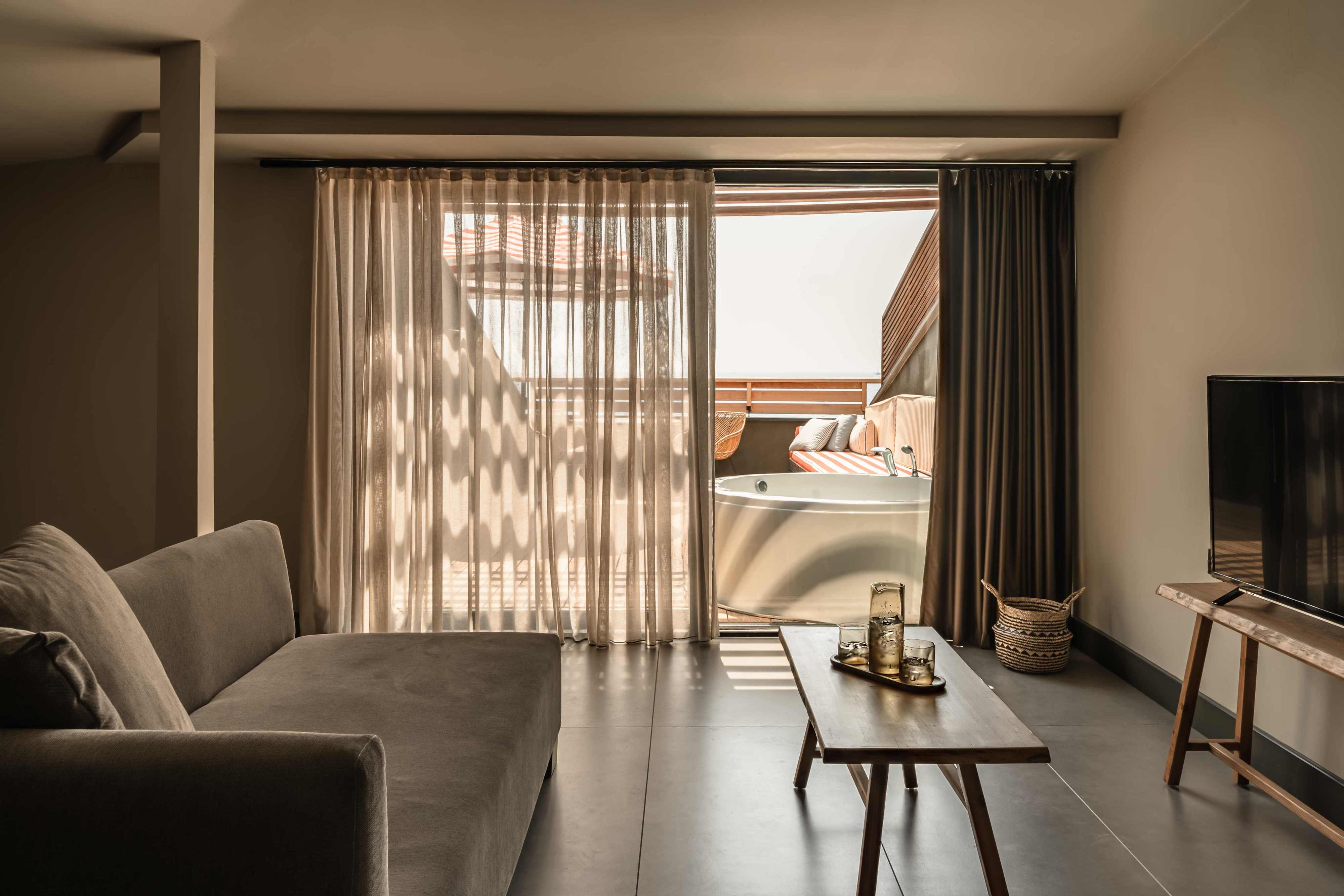 The Penthouse Direct Sea View