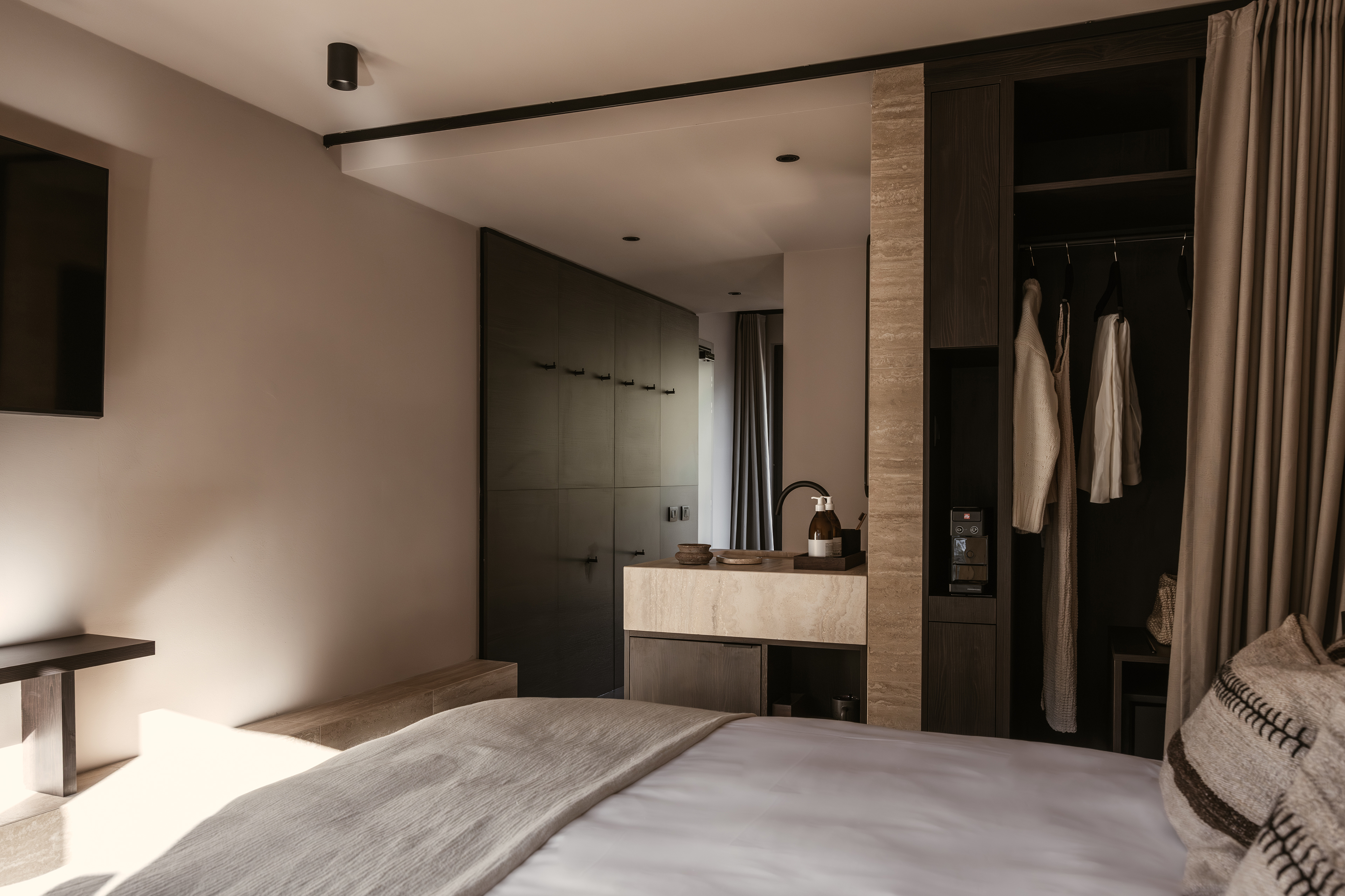 Summit Suite