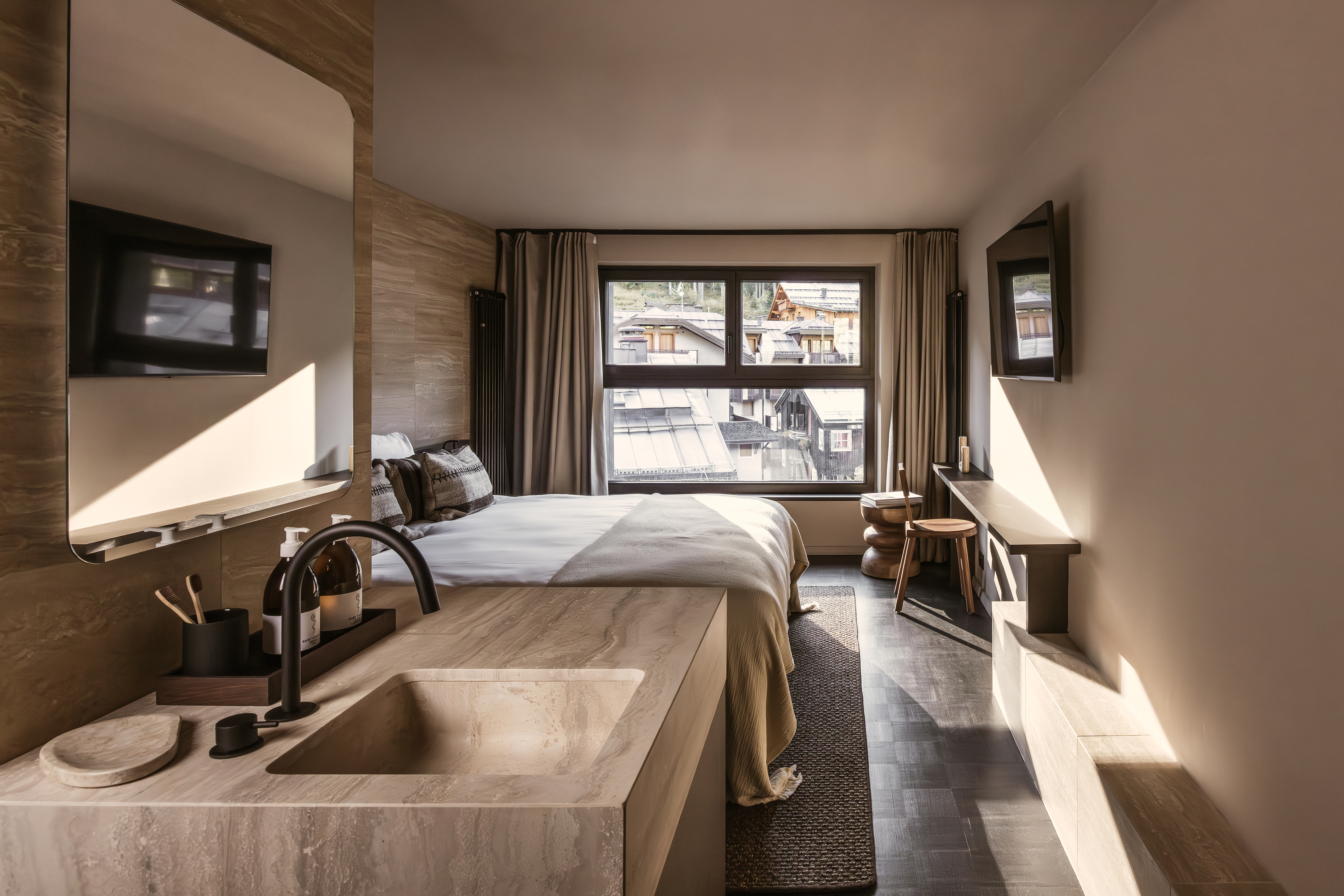 Summit Suite